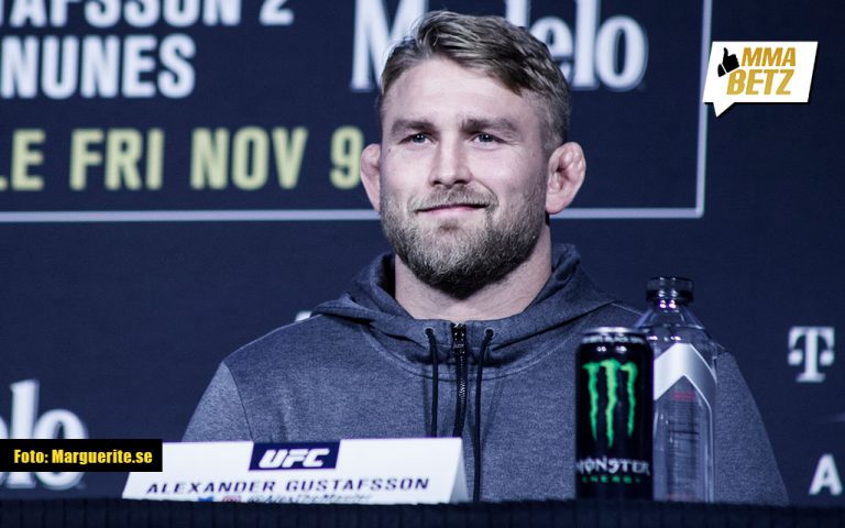 Alexander Gustafsson_smiling