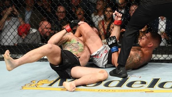 tanthony-pettis-taps-out-michael-chiesa-at-ufc-226-696x394.jpg